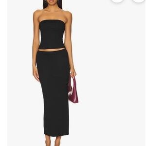 Chic Black Strapless Pencil Dress